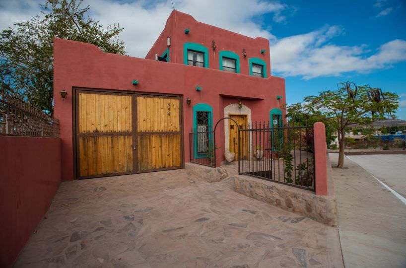 Casa Sueño de Colores front view close up