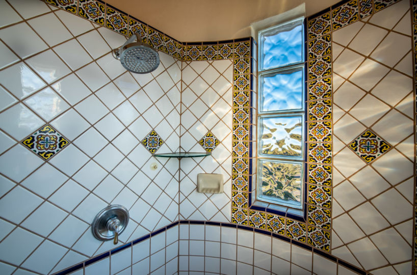 Stunning Sea and Island Views From This Incredibly Well Built Home in Loreto Baja Sur: Guest bath shower