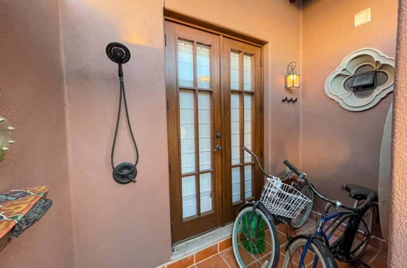 One bedroom casa in Loreto bay great mountain views from terrace: outdoor shower and storage