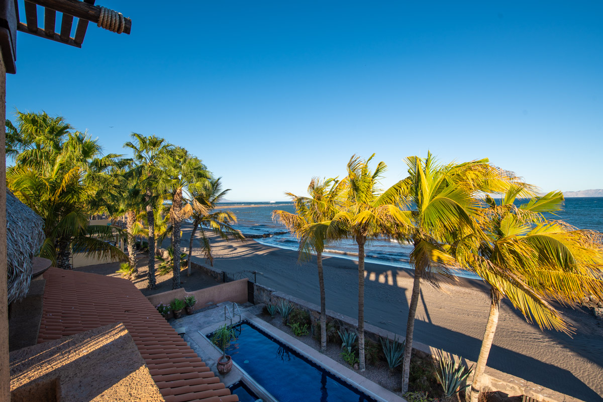 Spectacular Beachfront Home and luxurious Casita with Heated Lap Pool in Loreto, Baja Sur