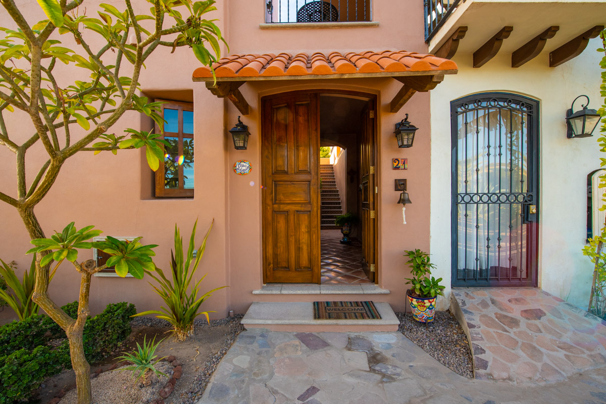 Gorgeous Custom Four Bed/Three Bath Home: front entrance