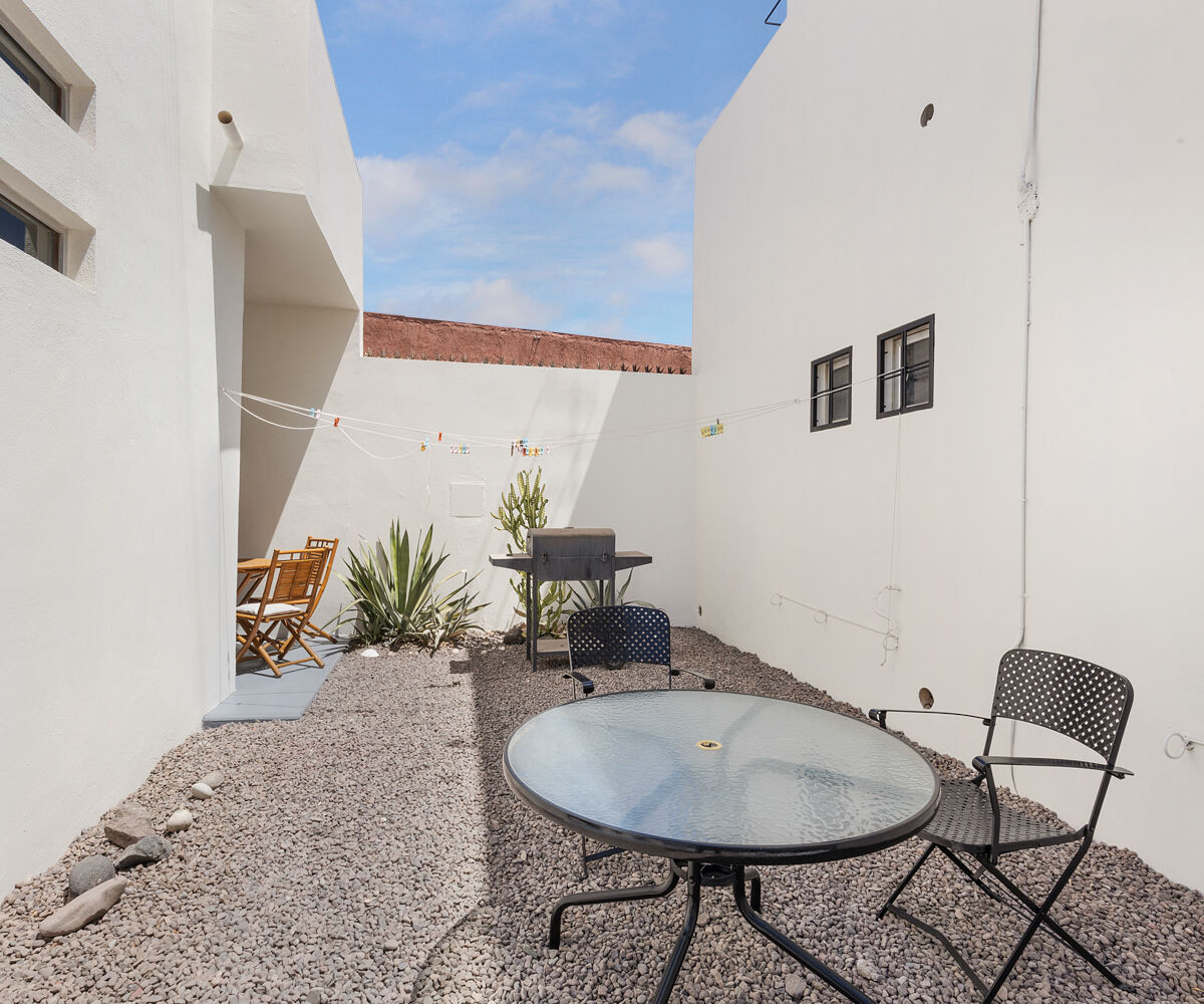4 Apartment Complex Located Steps From The Beach In Historic Beachside Town Of Loreto, Baja Sur