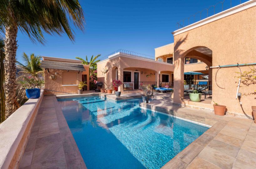 Casa Família – A Luxurious 5 Bedroom Coastal Retreat On The Golf Course In Nopolo, Loreto