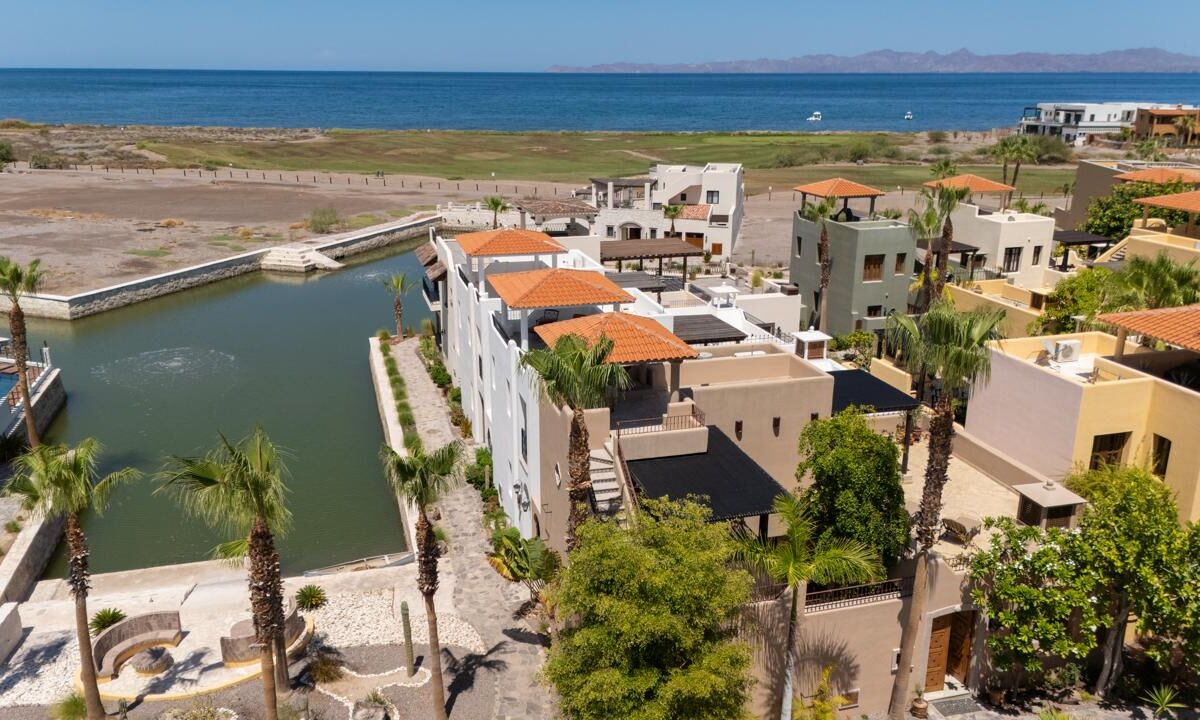 AV34 beautiful Casa Encantada with Fantastic Sea of Cortez Views in Loreto Bay