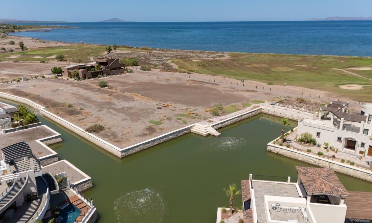 AV34 beautiful Casa Encantada with Fantastic Sea of Cortez Views in Loreto Bay