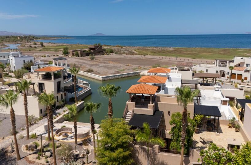 AV34 beautiful Casa Encantada with Fantastic Sea of Cortez Views in Loreto Bay