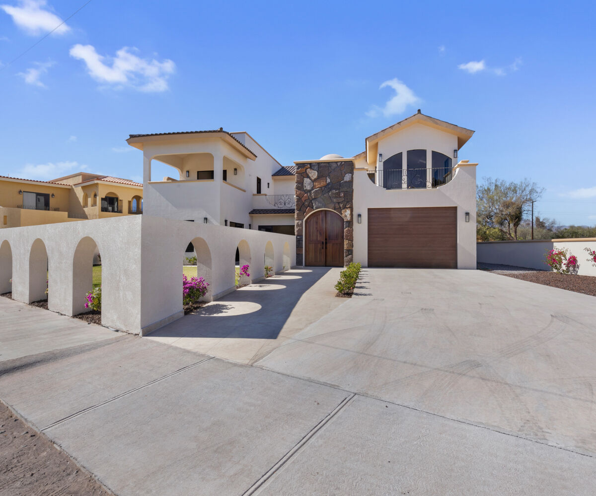 New Luxury Home With Garage And Private Pool In Nopolo, Loreto Bay