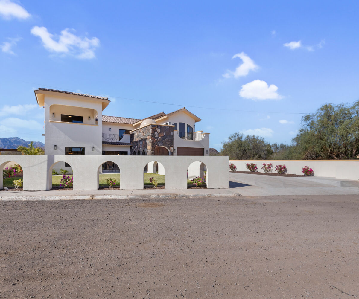 New Luxury Home With Garage And Private Pool In Nopolo, Loreto Bay