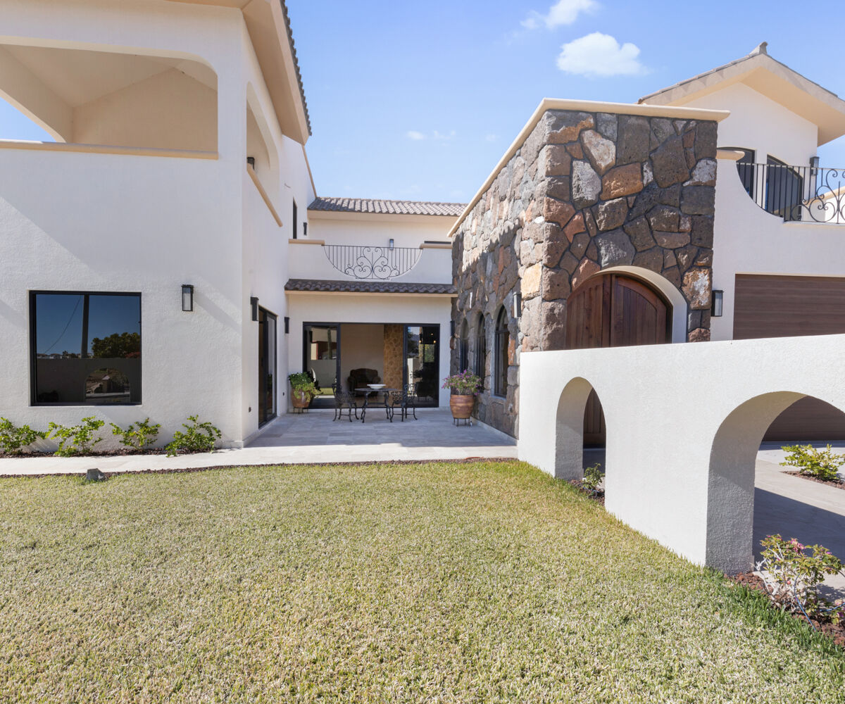 New Luxury Home With Garage And Private Pool In Nopolo, Loreto Bay