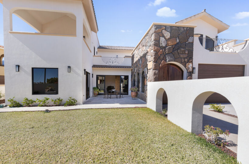 New Luxury Home With Garage And Private Pool In Nopolo, Loreto Bay