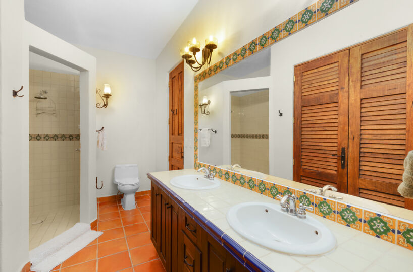 Casa Turquesa At Fn 117: Mision Loreto Properties. Call Today! Mexican Cell 044 613 116 6827 ~ USA cell 530-786-4395