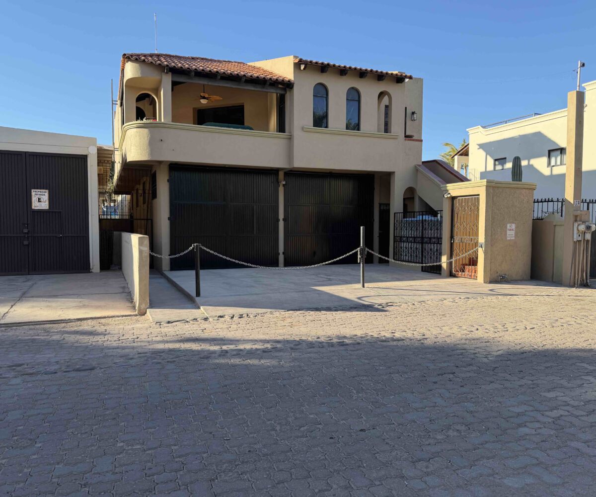 Historic Loreto Home on Rosenda Robles 4BR 5BA Mision Loreto Properties. Call Today! Mexican Cell 044 613 116 6827 ~ USA cell 530-786-4395