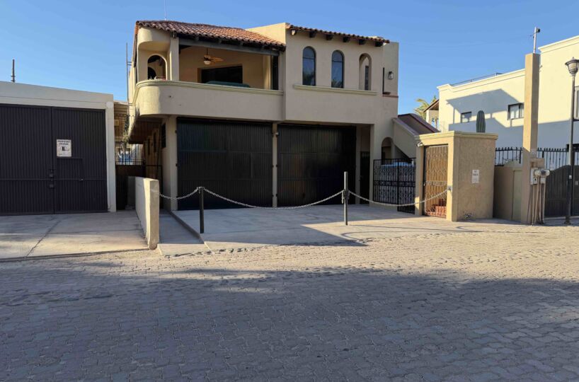 Historic Loreto Home on Rosenda Robles 4BR 5BA Mision Loreto Properties. Call Today! Mexican Cell 044 613 116 6827 ~ USA cell 530-786-4395