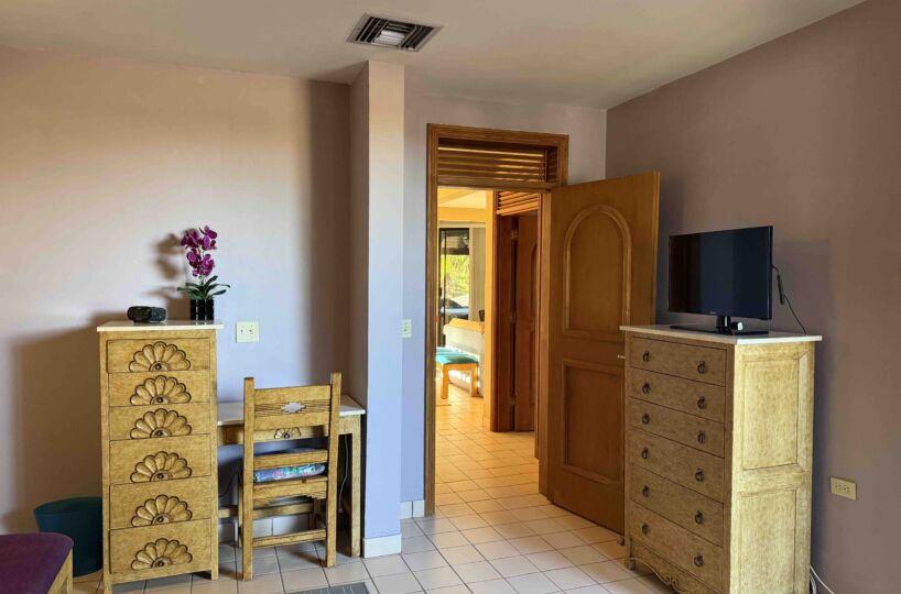 Historic Loreto Home on Rosenda Robles 4BR 5BA Mision Loreto Properties. Call Today! Mexican Cell 044 613 116 6827 ~ USA cell 530-786-4395