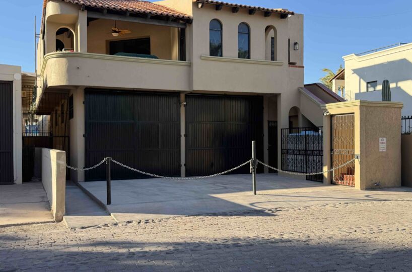 Historic Loreto Home on Rosenda Robles 4BR 5BA Mision Loreto Properties. Call Today! Mexican Cell 044 613 116 6827 ~ USA cell 530-786-4395