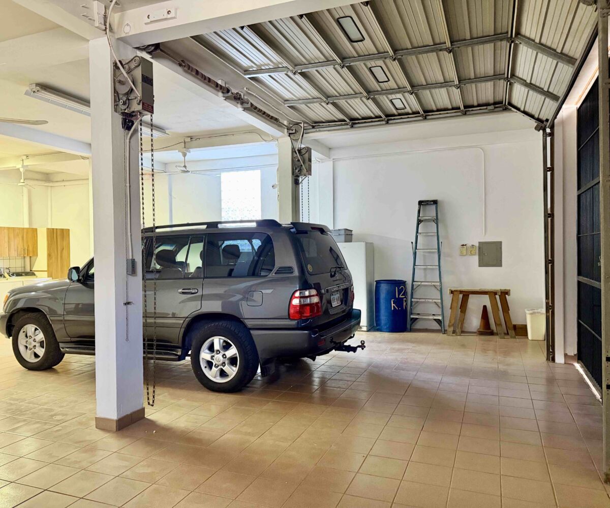 Historic Loreto Home on Rosenda Robles 4BR 5BA Mision Loreto Properties. Call Today! Mexican Cell 044 613 116 6827 ~ USA cell 530-786-4395