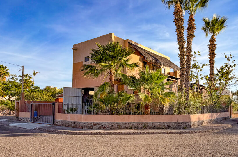 Artist desert retreat close to the sea in Loreto Baja Sur: Mision Loreto Properties. Call Today! ~ USA cell 530-786-4395