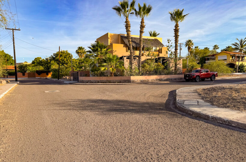Artist desert retreat close to the sea in Loreto Baja Sur: Mision Loreto Properties. Call Today! ~ USA cell 530-786-4395